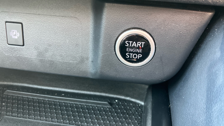 Nissan Qashqai 1.3 DiG-T MH 158 Tekna 5dr Xtronic Petrol Hatchback